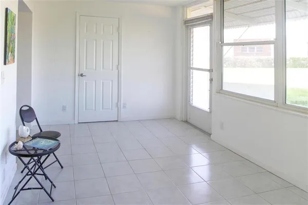 $2,000 | 1868 Shore Drive South, Unit 102, South Pasadena, FL 33707