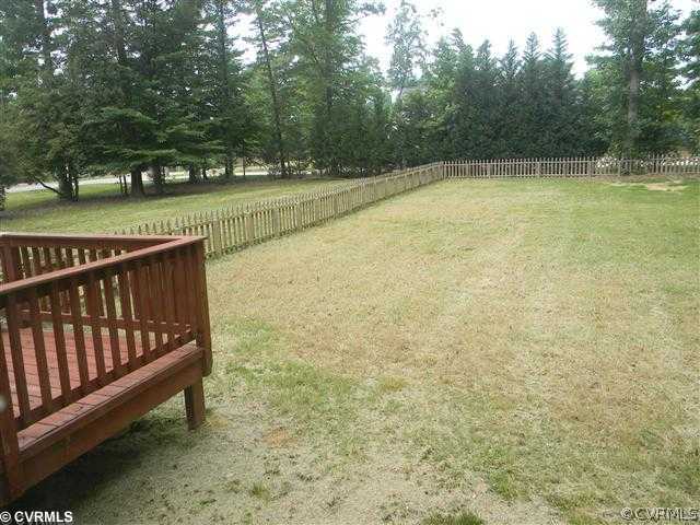 5486 Scandia Road Sandston, VA 23150 - Photo 9 of 10 View - Fenced Rear Yard