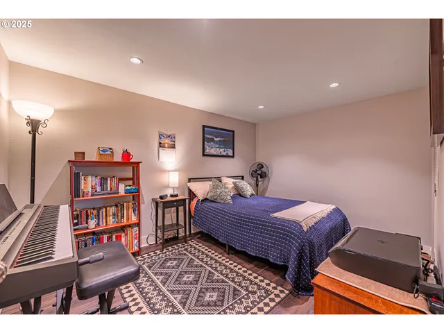 $305,000 | 3817 Colony Oaks Drive, Eugene, OR 97405