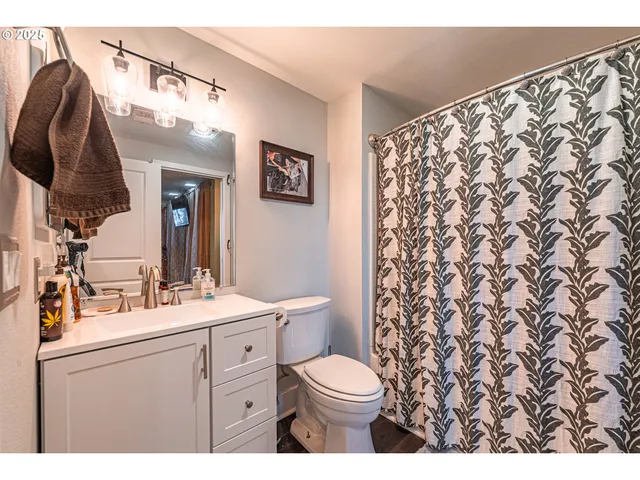 $305,000 | 3817 Colony Oaks Drive, Eugene, OR 97405