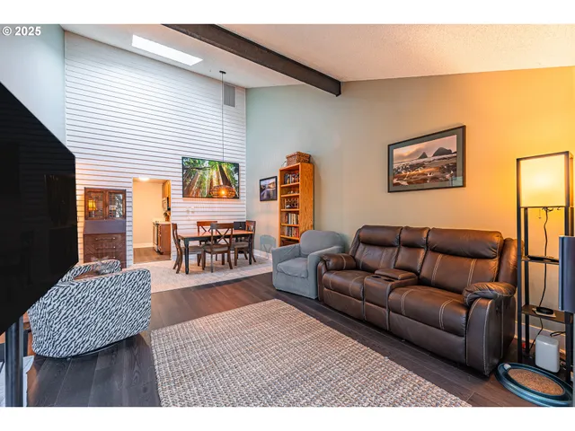 $305,000 | 3817 Colony Oaks Drive, Eugene, OR 97405