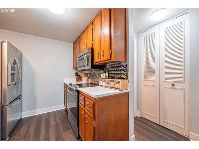 $305,000 | 3817 Colony Oaks Drive, Eugene, OR 97405