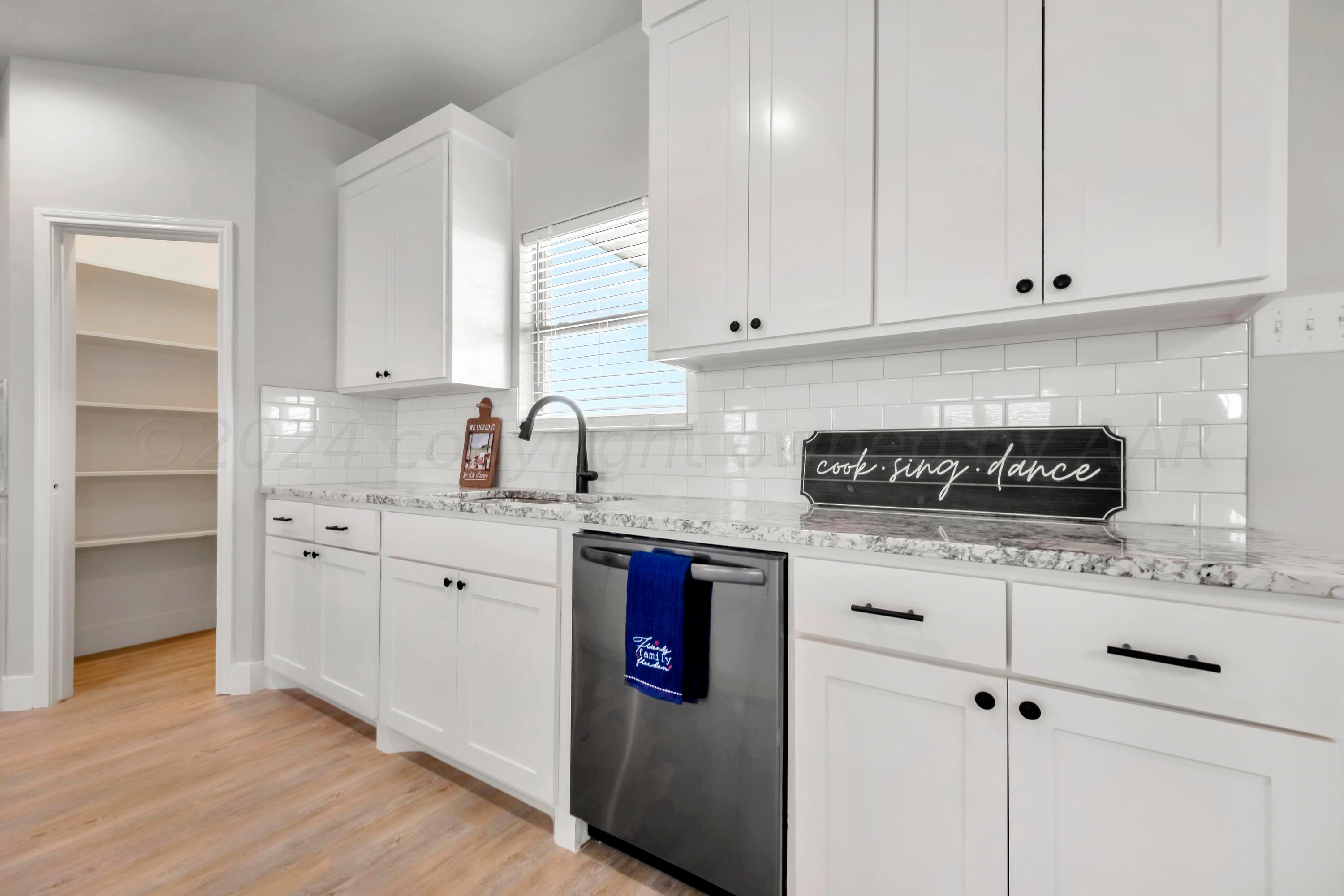 13801 Sampson Road Amarillo, TX 79119 - Photo 8 of 40 Kitchen