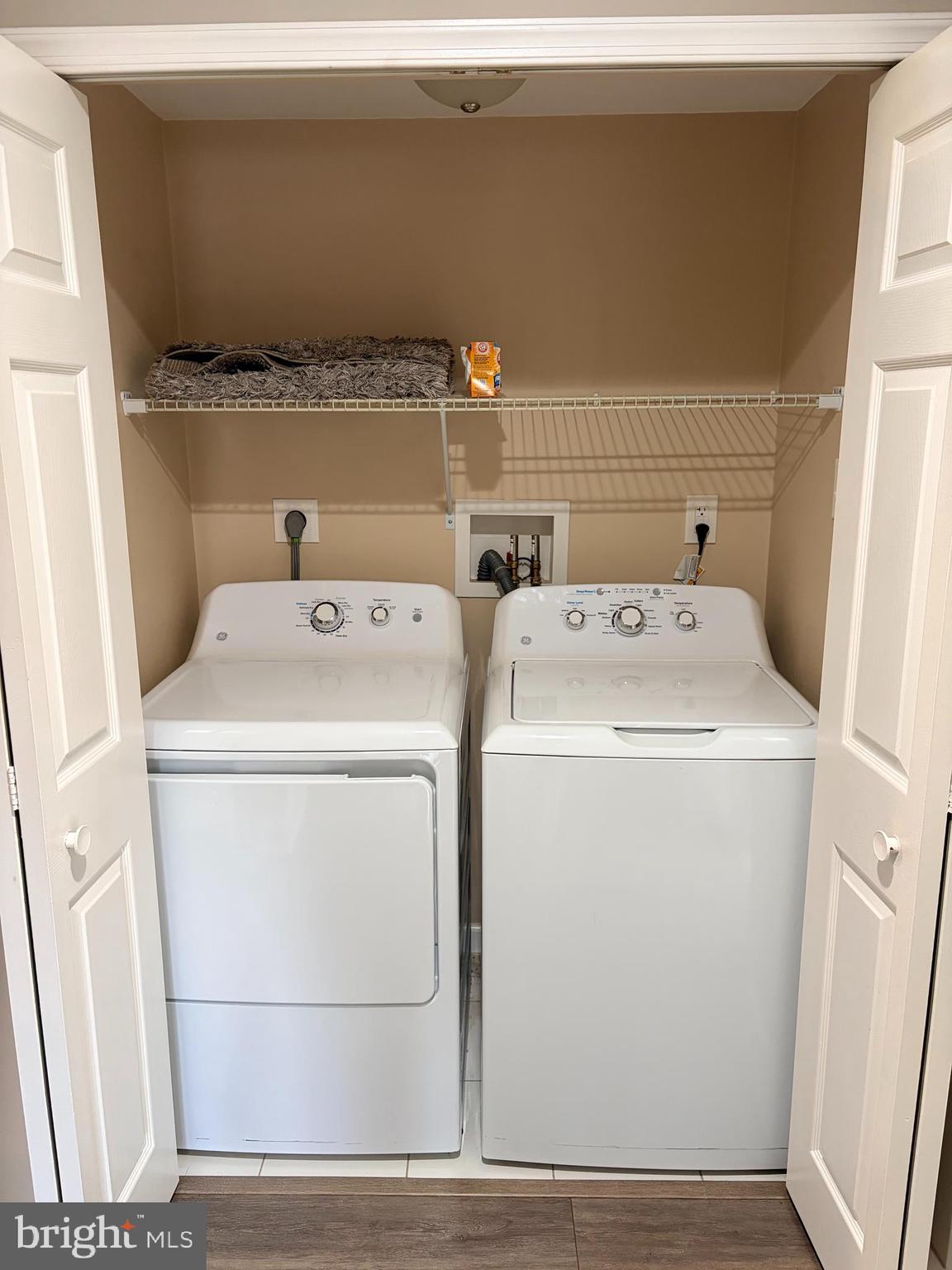 1017 North York Road Willow Grove, PA 19090 - Photo 5 of 8 In unit washer & dryer