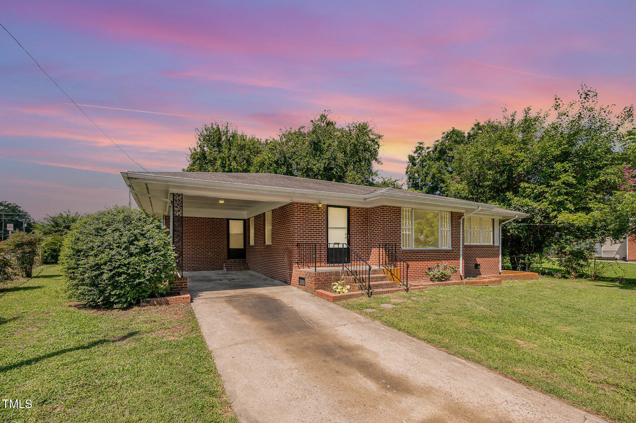 309 West Rockspring Street Henderson, NC 27536 - Photo 1 of 9 file_328