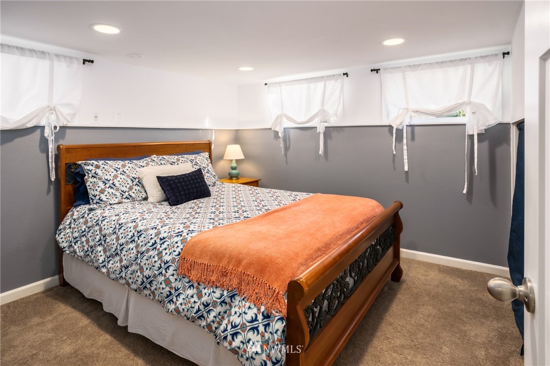947 North 82nd Street Seattle, WA 98103 - Photo 22 of 29 Gallery Image 22