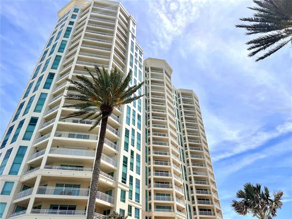 $5,800 | 1180 Gulf Boulevard, Unit 306, Clearwater, FL 33767