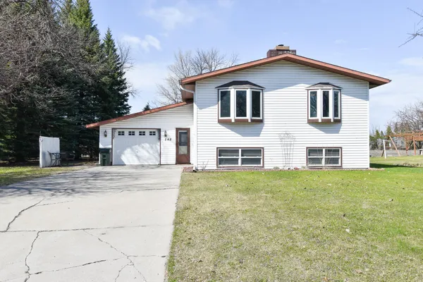 $201,000 | 245 East Pleasant Avenue, Warren, MN 56762
