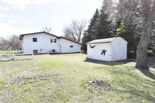 $201,000 | 245 East Pleasant Avenue, Warren, MN 56762