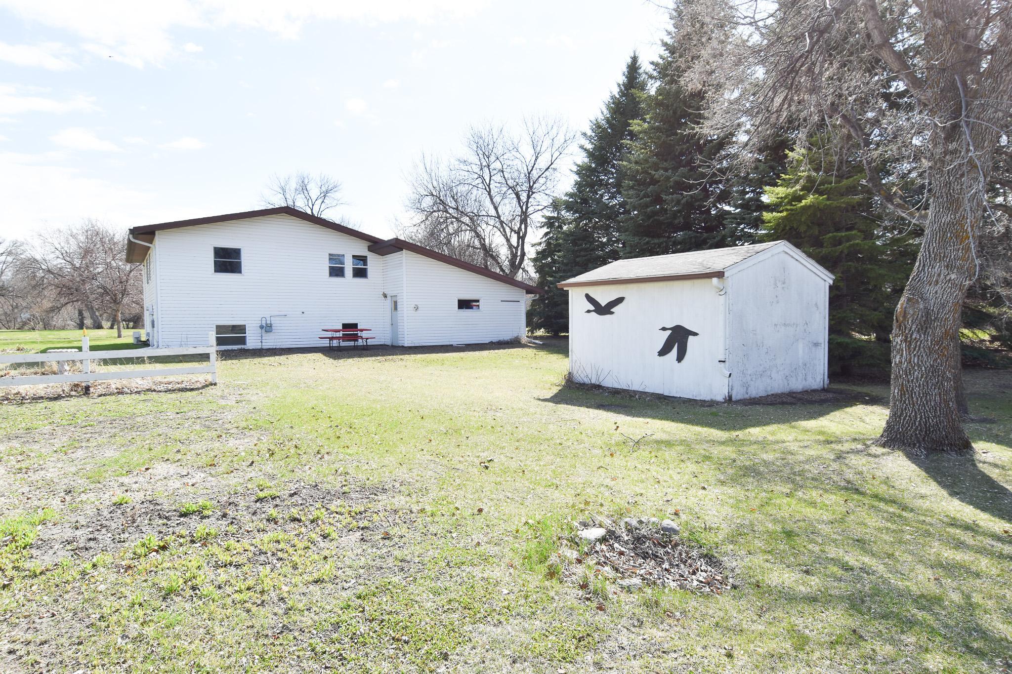 245 East Pleasant Avenue Warren, MN 56762 - Photo 29 of 33