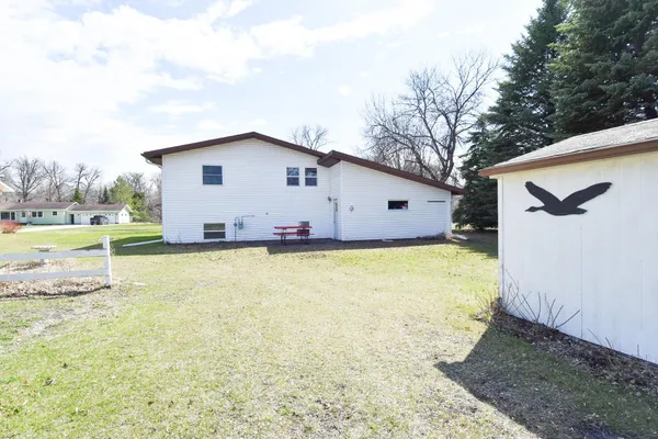 $201,000 | 245 East Pleasant Avenue, Warren, MN 56762