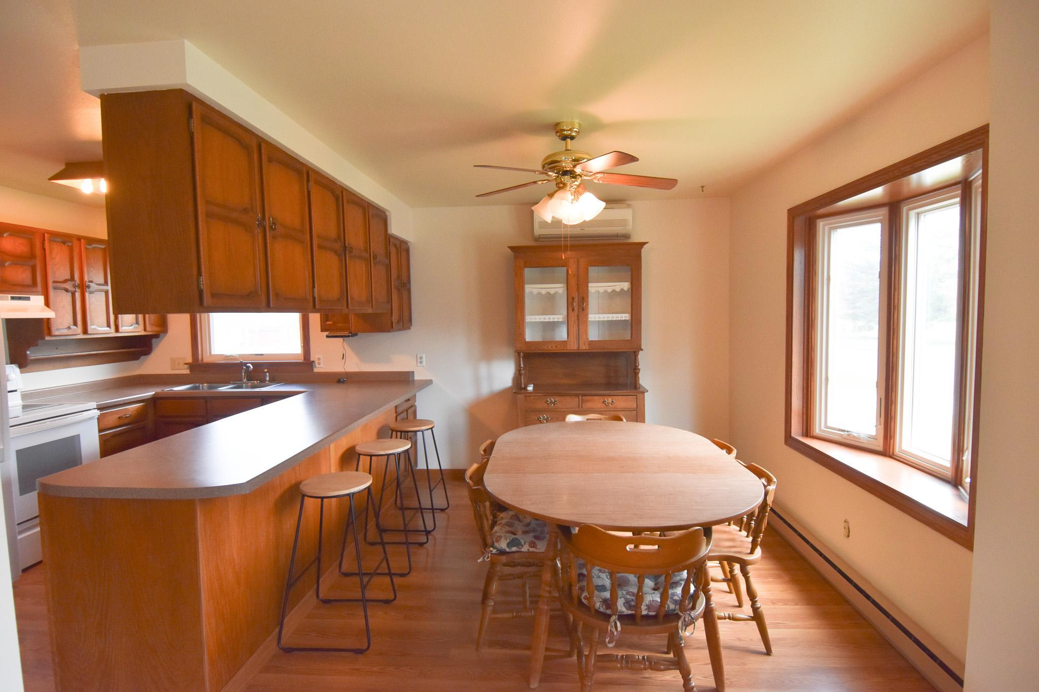 245 East Pleasant Avenue Warren, MN 56762 - Photo 6 of 33