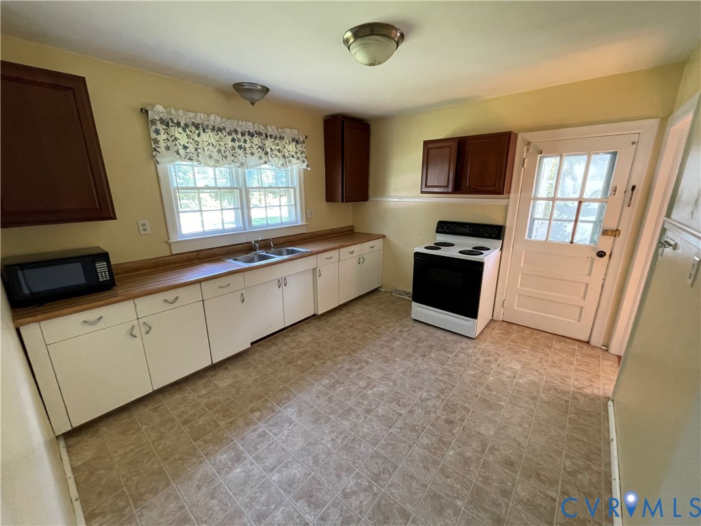 3819 Old Buckingham Road Powhatan, VA 23139 - Photo 3 of 7