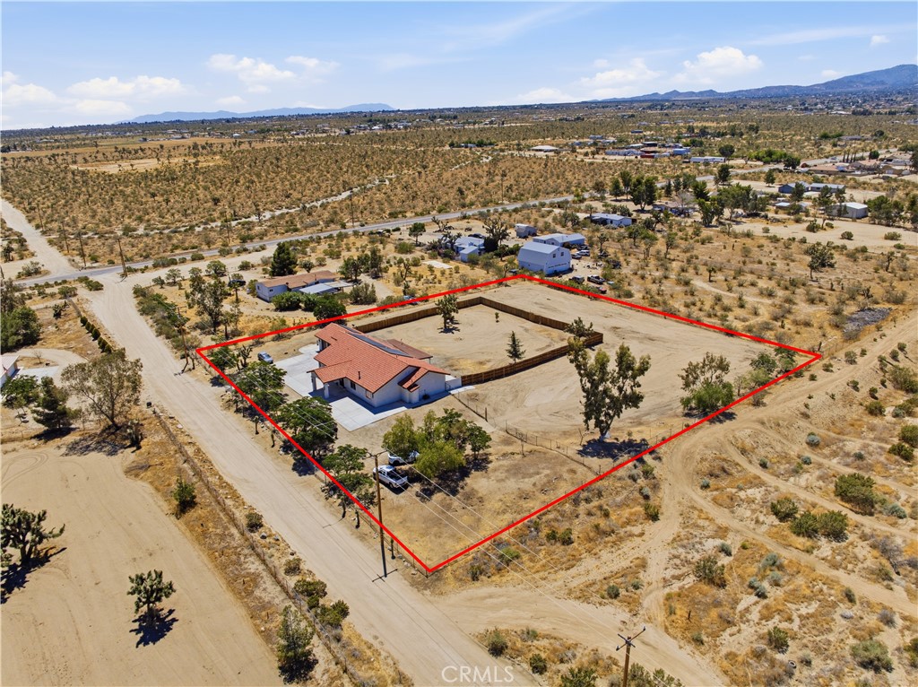 825 La Mesa Road Pinon Hills, CA 92372 - Photo 1 of 64