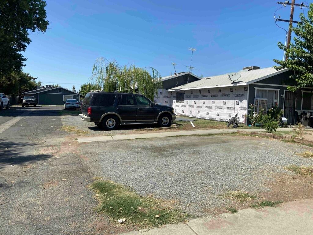 915-943 North Rinaldi Street Visalia, CA 93291 - Photo 8 of 8 123_1(8)