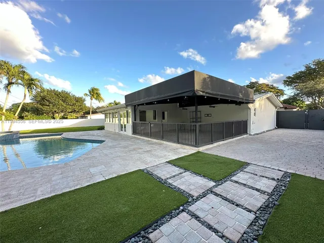 $7,250 | 7535 Southwest 117th Street, Pinecrest, FL 33156