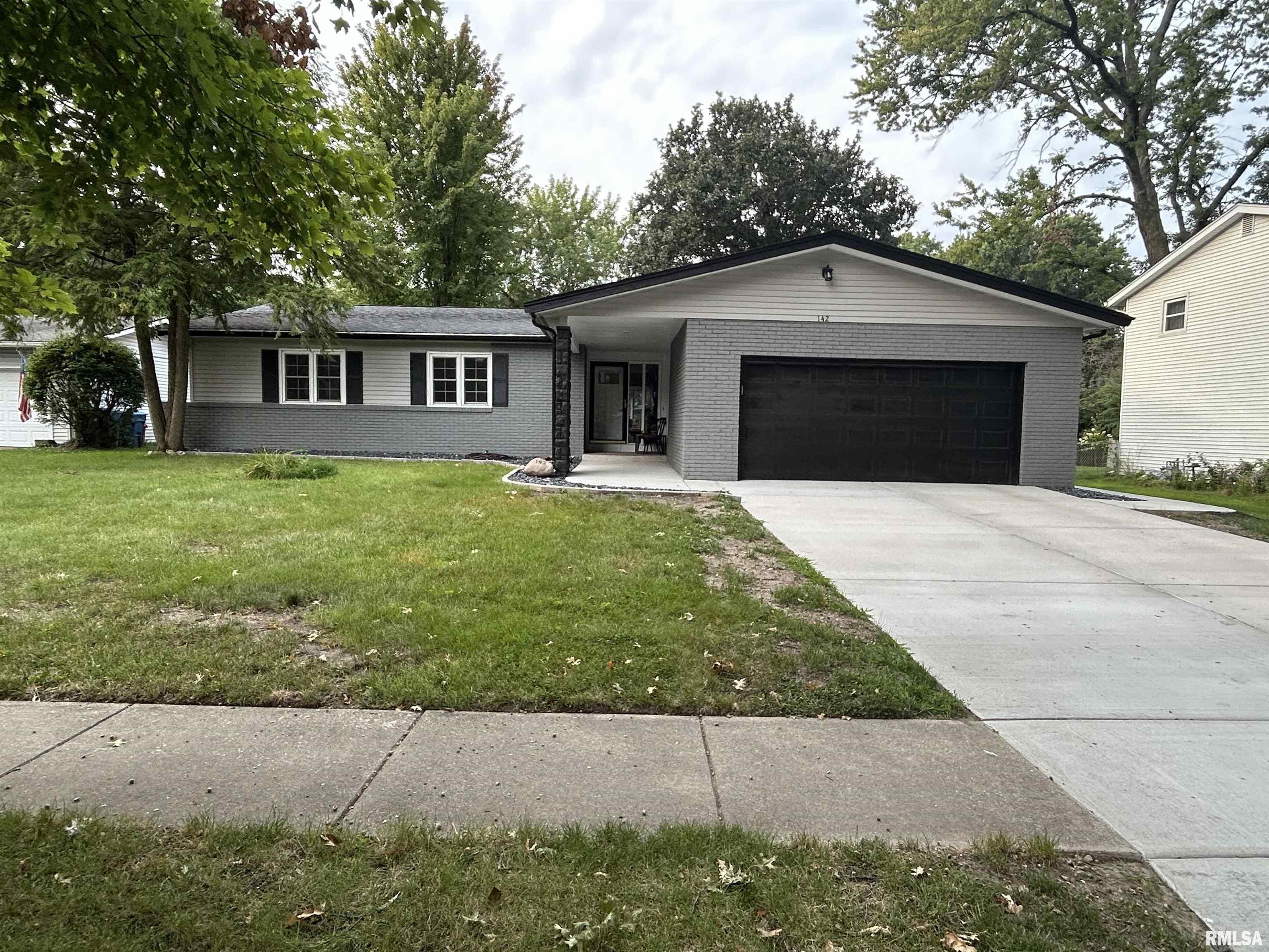 142 Exmore Drive Springfield, IL 62704 - Photo 1 of 23
