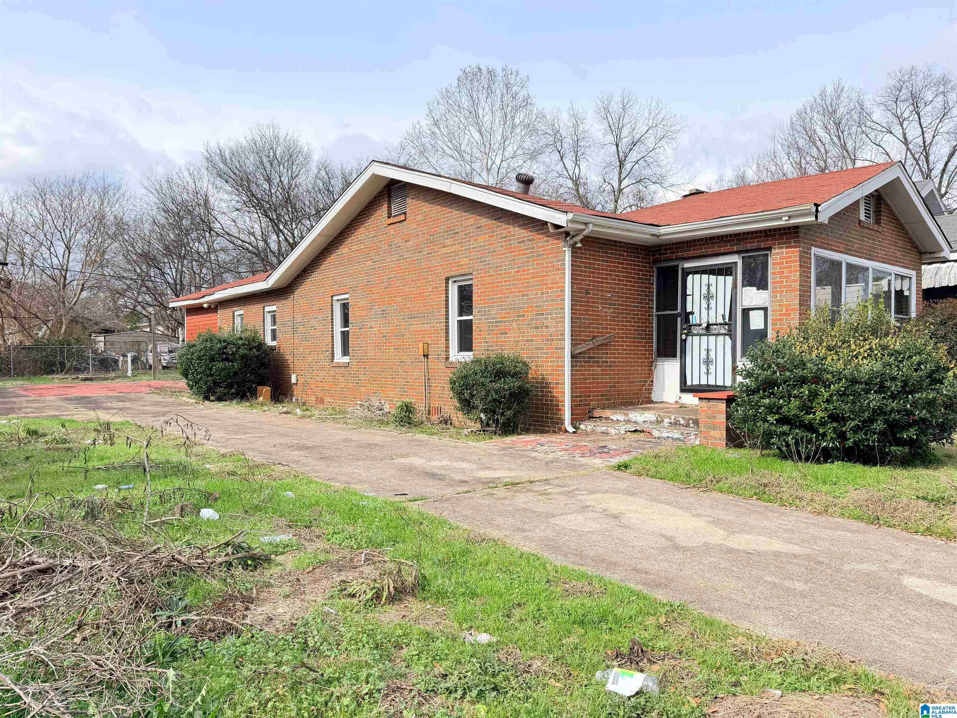 914 18th Way Southwest Birmingham, AL 35211 - Photo 8 of 19