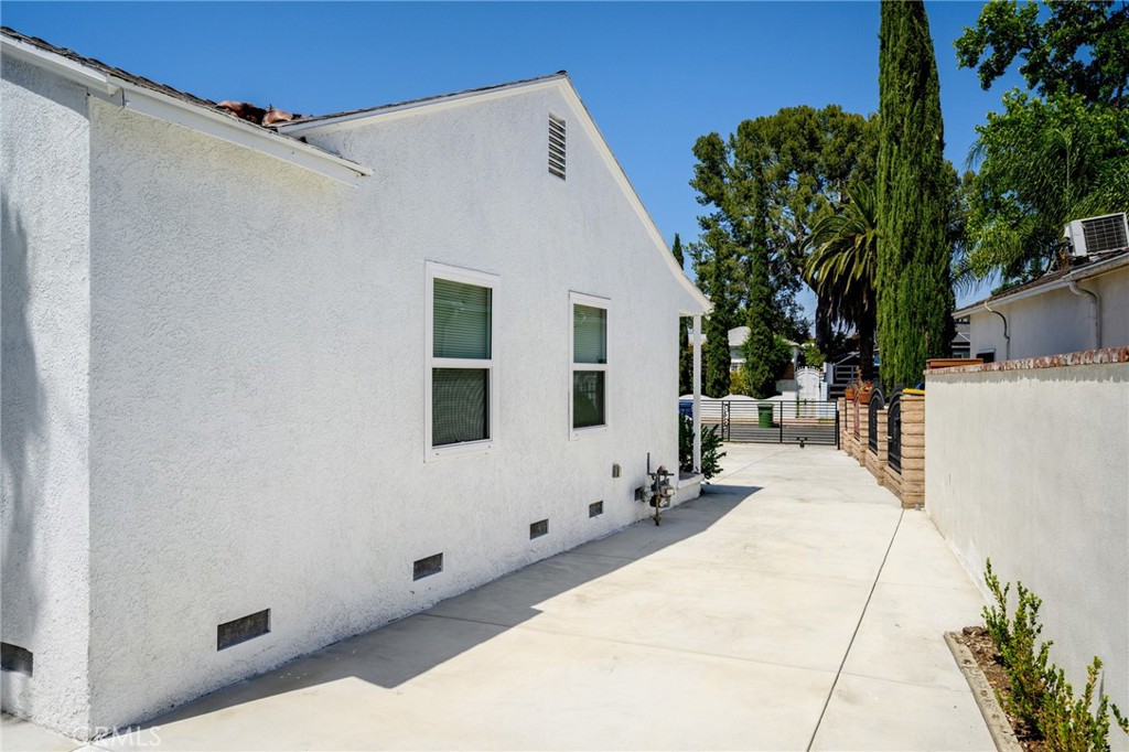 8435 Rincon Avenue Sun Valley, CA 91352 - Photo 35 of 61