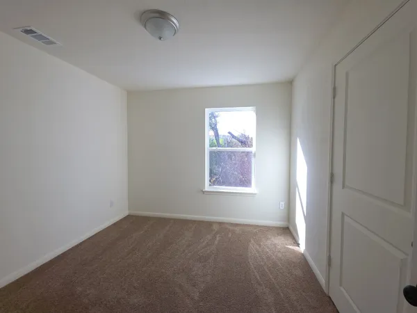 $1,000 | 2002 West 2nd Street, Unit 1100, Taylor, TX 76574
