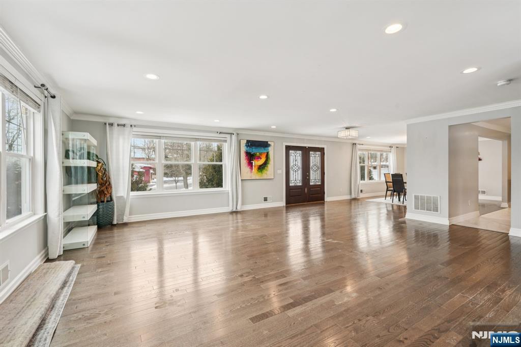 45 Wilmore Road Little Falls, NJ 07424 - Photo 3 of 26