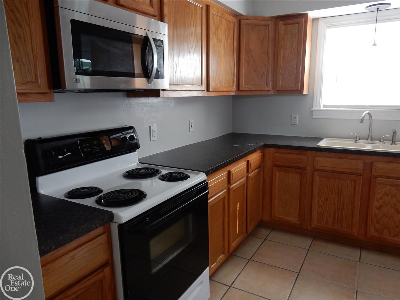 25571 Peter Kaltz Road Warren, MI 48091 - Photo 15 of 35 50027877-14.JPG