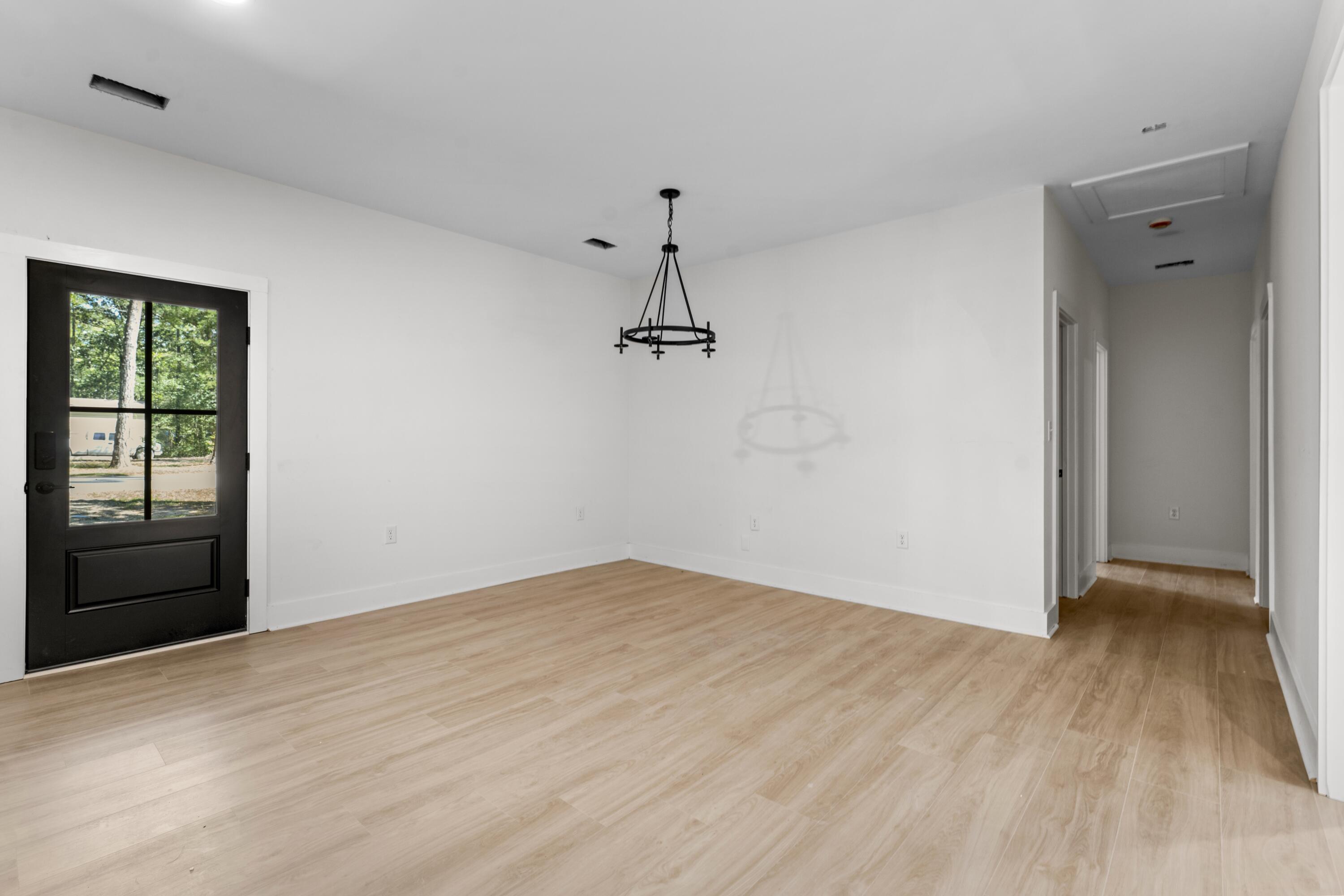 406 Center Street Walterboro, SC 29488 - Photo 7 of 20 DSC06082