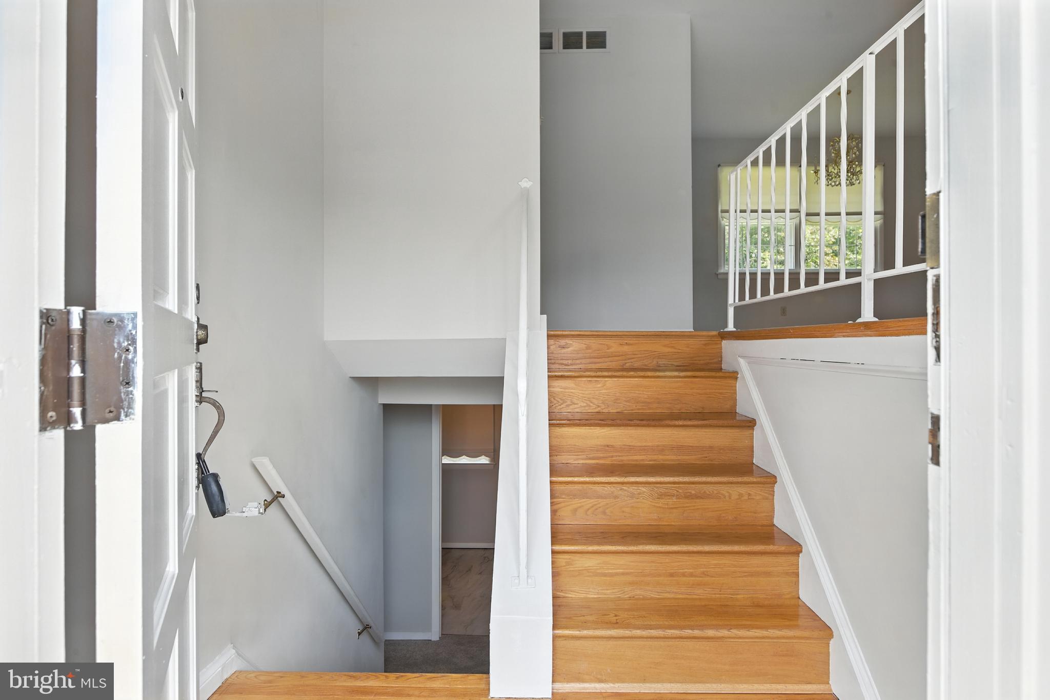 11925 Bayswater Road Gaithersburg, MD 20878 - Photo 2 of 26 Gallery Image 2