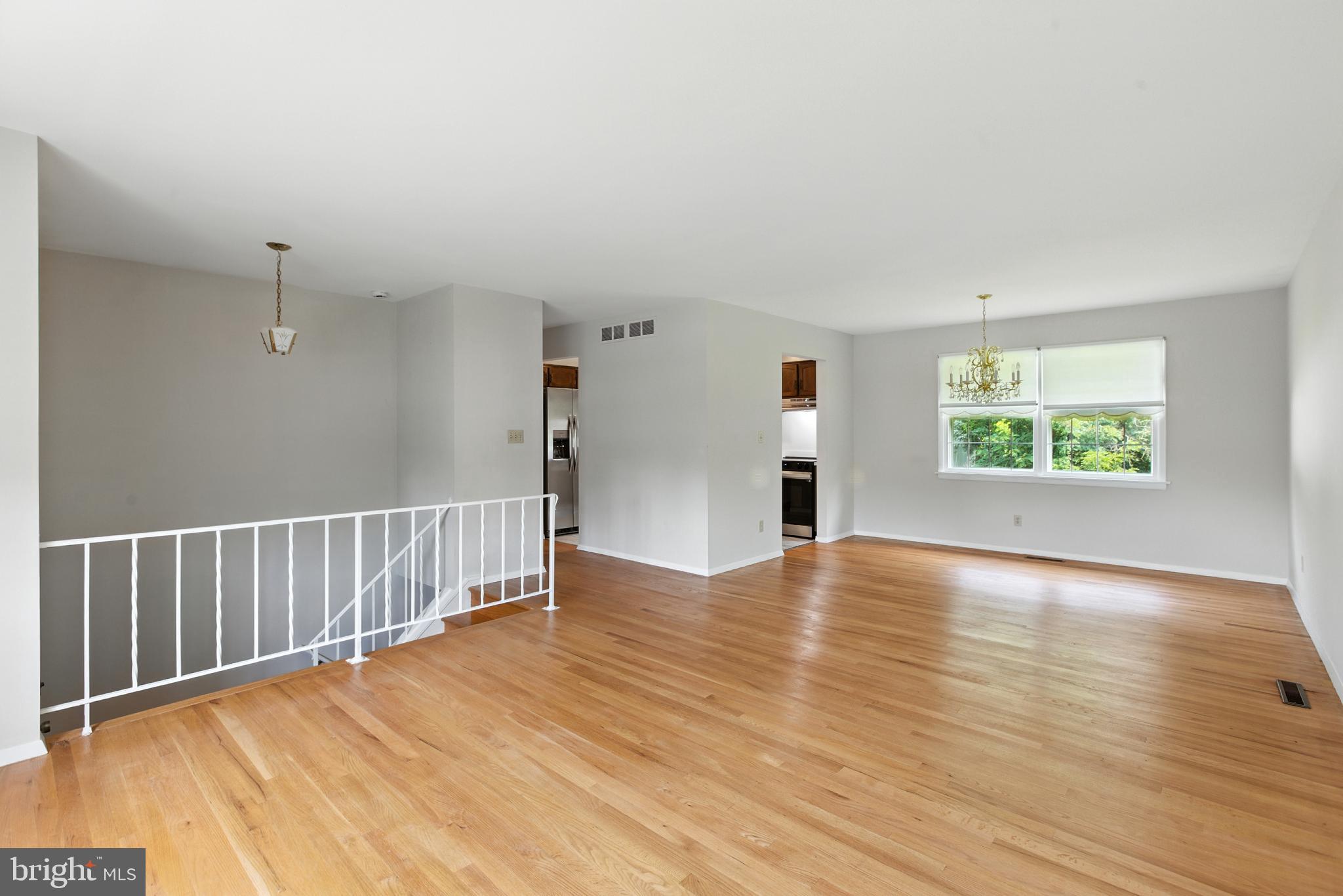 11925 Bayswater Road Gaithersburg, MD 20878 - Photo 3 of 26 Gallery Image 3
