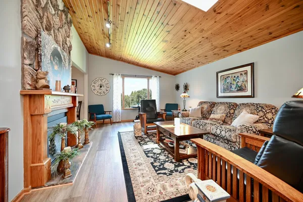 $375,000 | 206 Skyline Heights, Wabasha, MN 55981