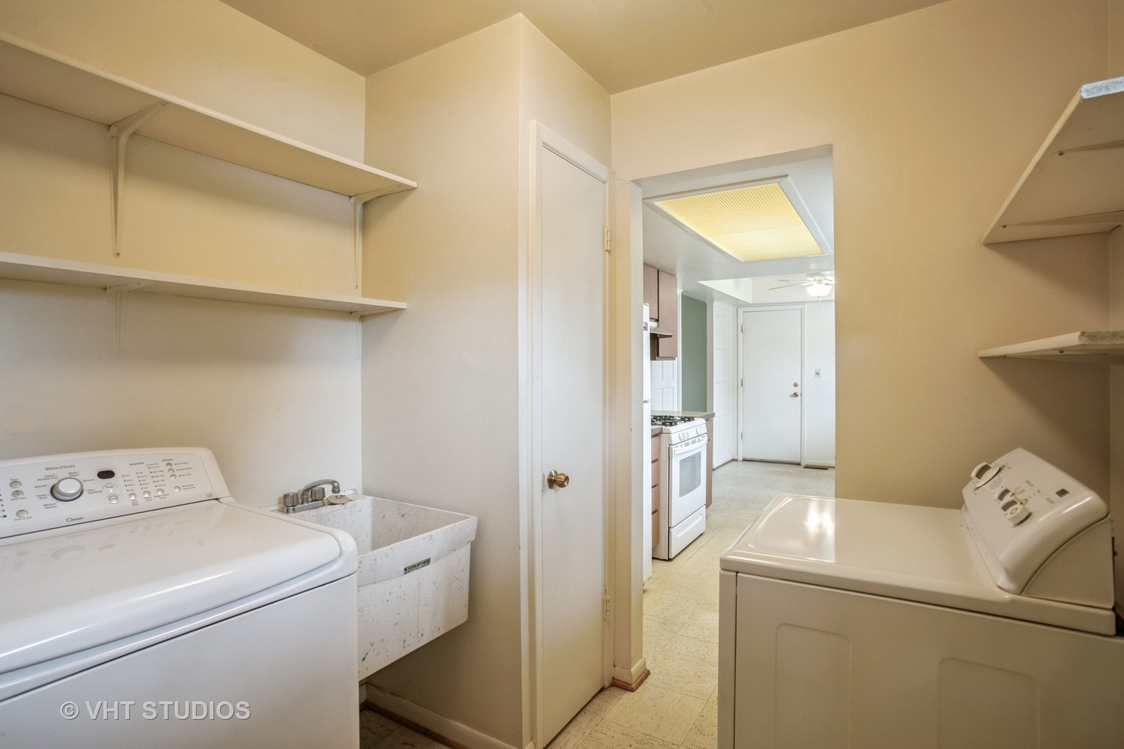 236 Brighton Road Elk Grove Village, IL 60007 - Photo 14 of 19 Gallery Image 14