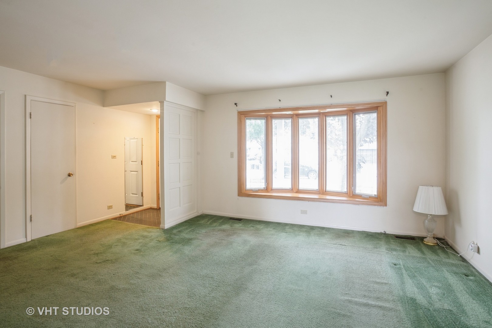 236 Brighton Road Elk Grove Village, IL 60007 - Photo 3 of 19 Gallery Image 3