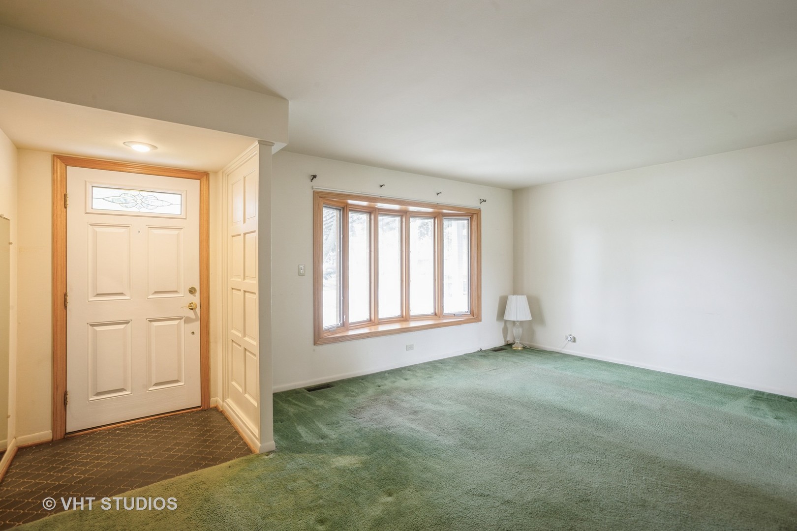 236 Brighton Road Elk Grove Village, IL 60007 - Photo 4 of 19 Gallery Image 4