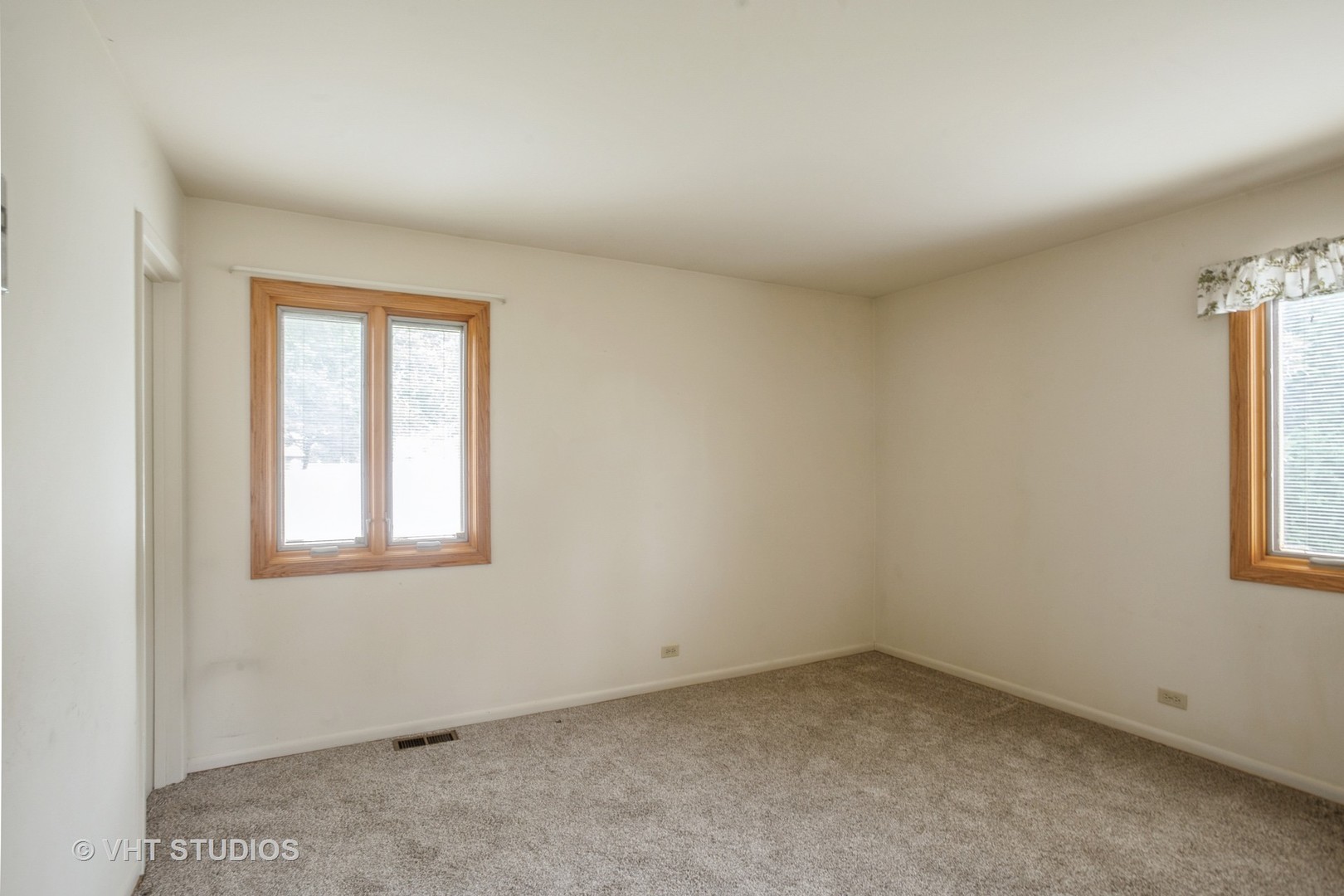 236 Brighton Road Elk Grove Village, IL 60007 - Photo 10 of 19 Gallery Image 10