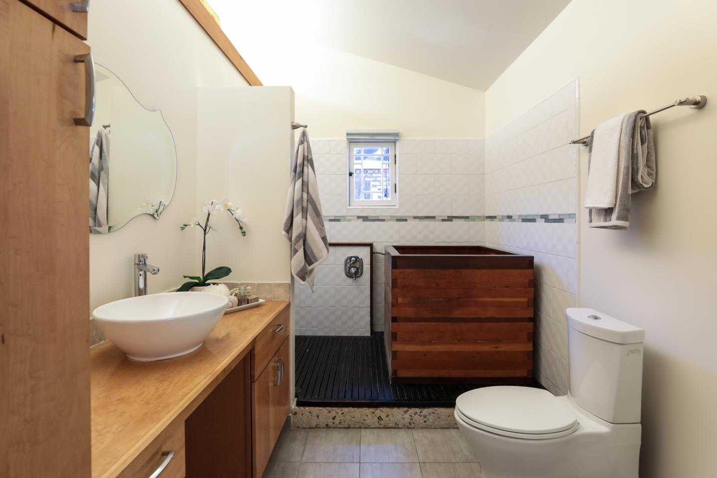 155 Alice Avenue Campbell, CA 95008 - Photo 19 of 36 a bathroom with a sink a toilet and shower