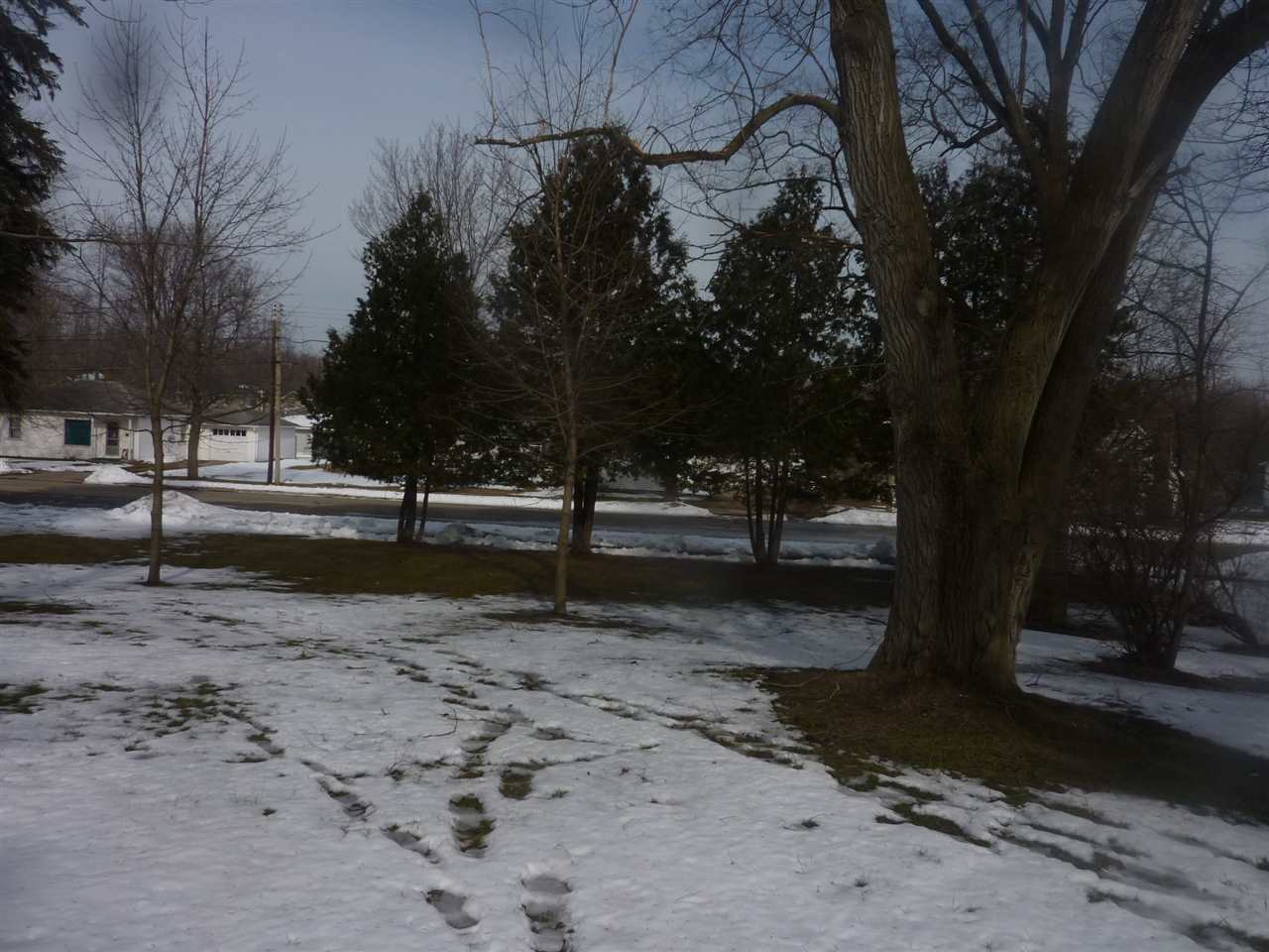 324 John R Street Clare, MI 48617 - Photo 2 of 17 1812191-1.JPG
