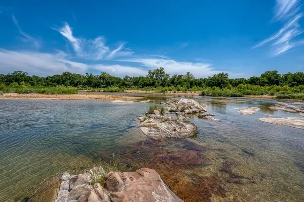 $475,000 | 201 West A W Riverside Drive, Llano, TX 78643