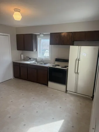 $1,100 | 301 South Park Avenue, Springfield, MN 56087