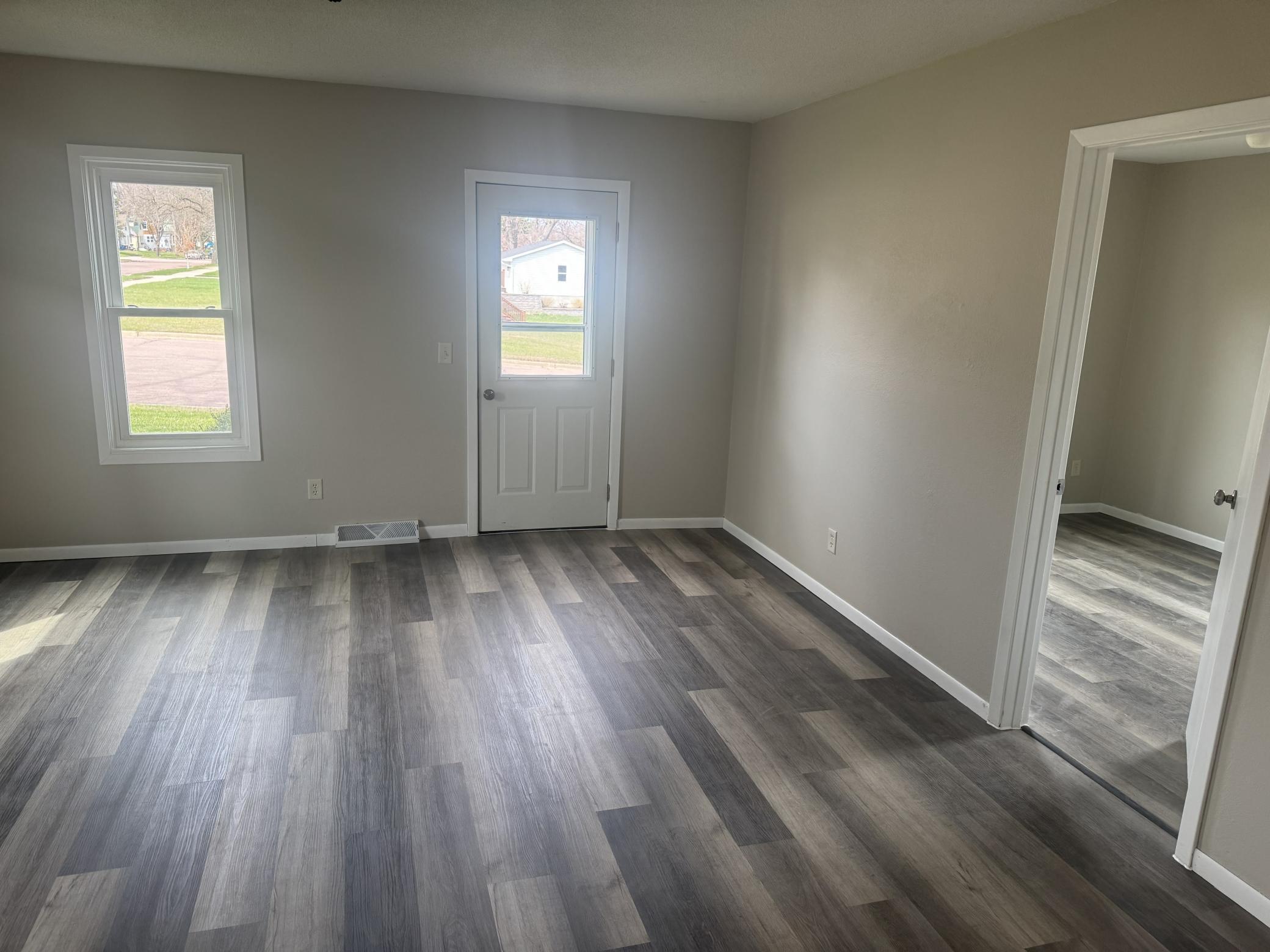 301 South Park Avenue Springfield, MN 56087 - Photo 3 of 5