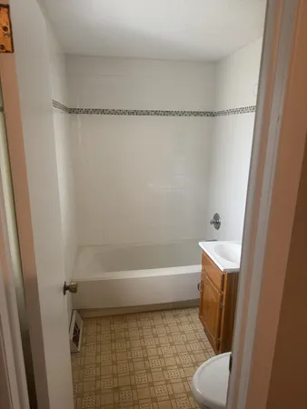 $1,100 | 301 South Park Avenue, Springfield, MN 56087