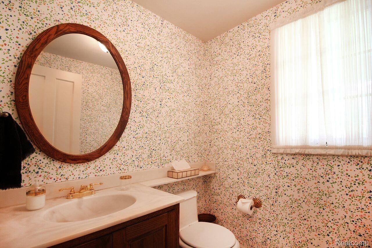 888 Lake Shore Road Grosse Pointe, MI 48236 - Photo 24 of 40 24.jpeg