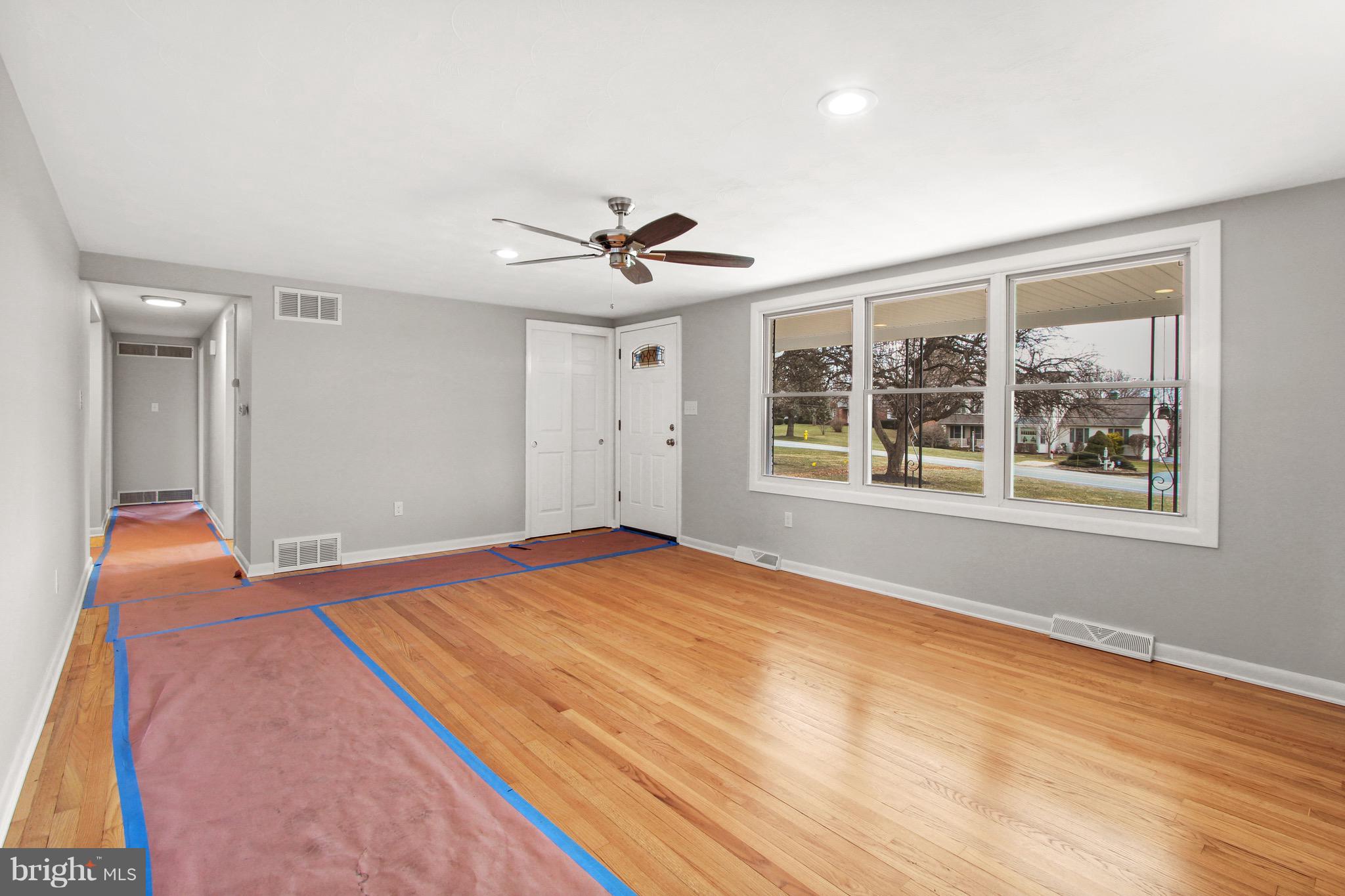 135 Manor Road Red Lion, PA 17356 - Photo 3 of 26 Gallery Image 3
