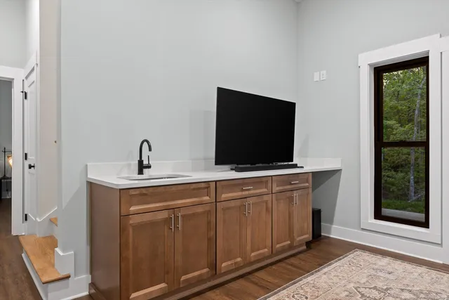 $650,000 | 490 Moonlight Lane, Jasper, TN 37347