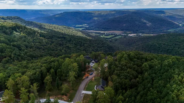 $650,000 | 490 Moonlight Lane, Jasper, TN 37347