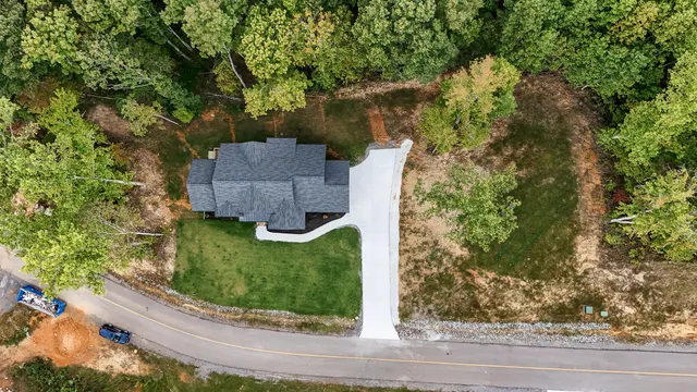 $650,000 | 490 Moonlight Lane, Jasper, TN 37347