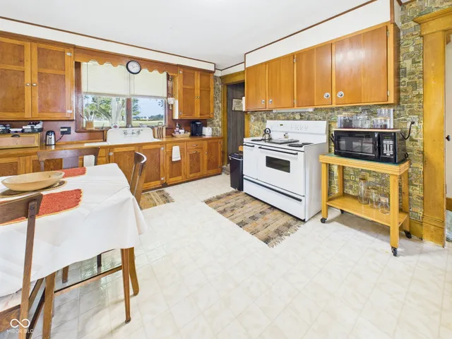 $289,900 | 4863 West County Road 600 North, Middletown, IN 47356