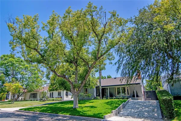 $1,680,000 | 442 South Lamer Street, Burbank, CA 91506