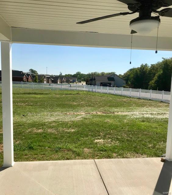 136 Waters Edge Drive Waterloo, IL 62298 - Photo 2 of 6