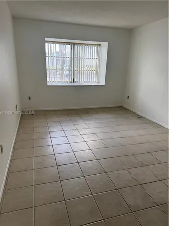 $2,300 | 7747 Southwest 86th Street, Unit D105, Miami, FL 33143