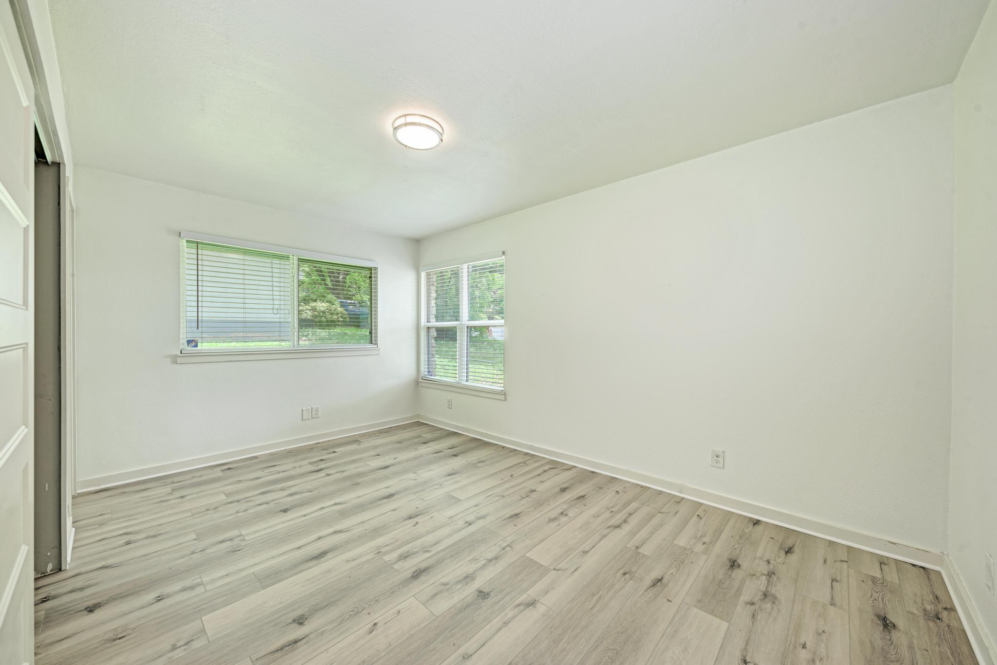 6700 Kings Point Austin, TX 78723 - Photo 27 of 40